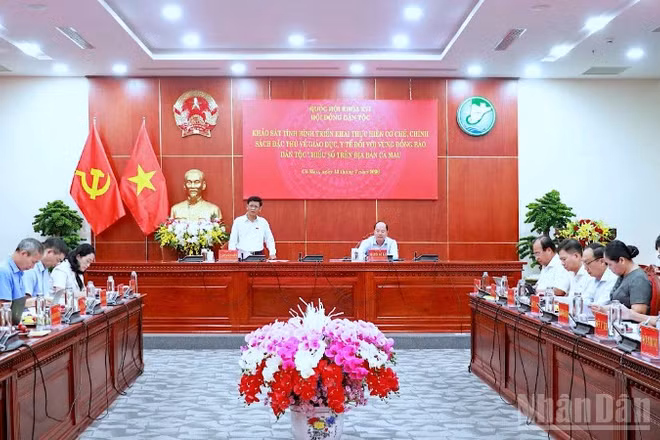 Buổi làm việc của Đoàn công tác của Hội đồng Dân tộc của Quốc hội tại Cà Mau.