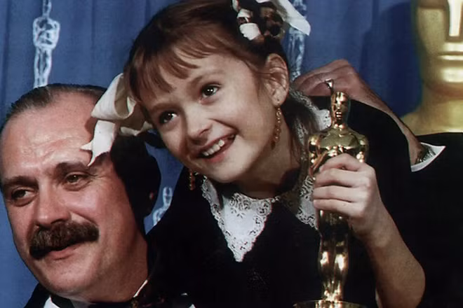 Nikita Mikhalkov, người đoạt giải Oscar cho Phim nói tiếng nước ngoài hay nhất với bộ phim "Burnt by the Sun", và con gái ông là Nadya, người đóng một trong những vai chính của bộ phim. (Ảnh: RIA)