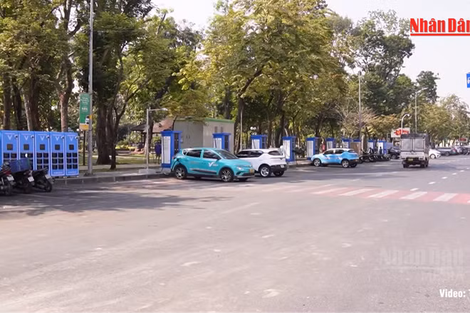 [Video] TP Hồ Chí Minh sẽ đổi toàn bộ xe công vụ, xe cá nhân của cán bộ sang xe điện