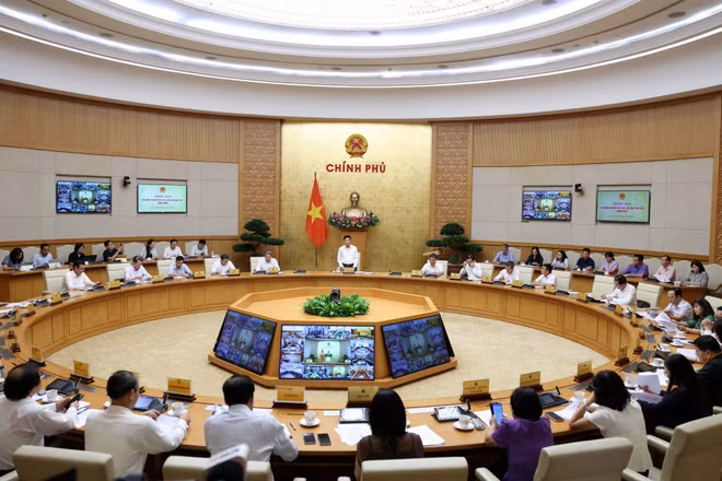 Phó Thủ tướng Lê Thành Long chỉ đạo: Cần sự nỗ lực để việc tuân thủ pháp luật trở thành việc tự thân.