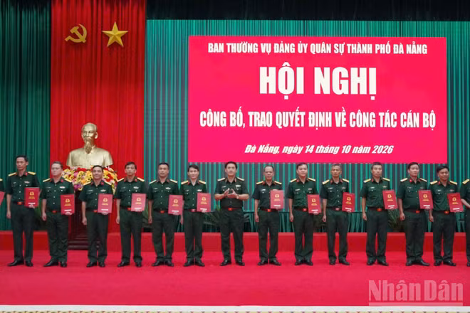 Đà Nẵng kiện toàn chức vụ Chỉ huy trưởng, Chính trị viên Ban Chỉ huy quân sự các xã, phường. (Ảnh: ANH ĐÀO)