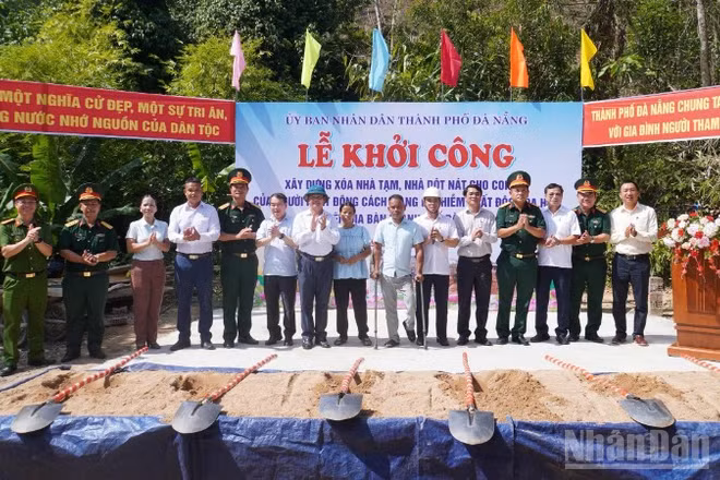 Đà Nẵng khởi công xóa nhà tạm, nhà dột nát cho gia đình ông A Lăng Ke.