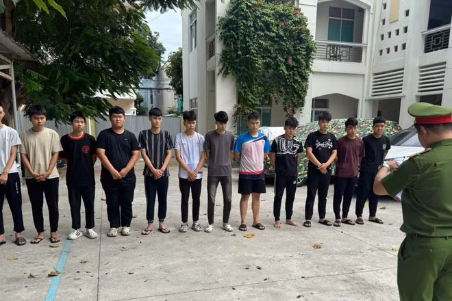 Nhóm đối tượng tại cơ quan điều tra. (Ảnh: Công an cung cấp)