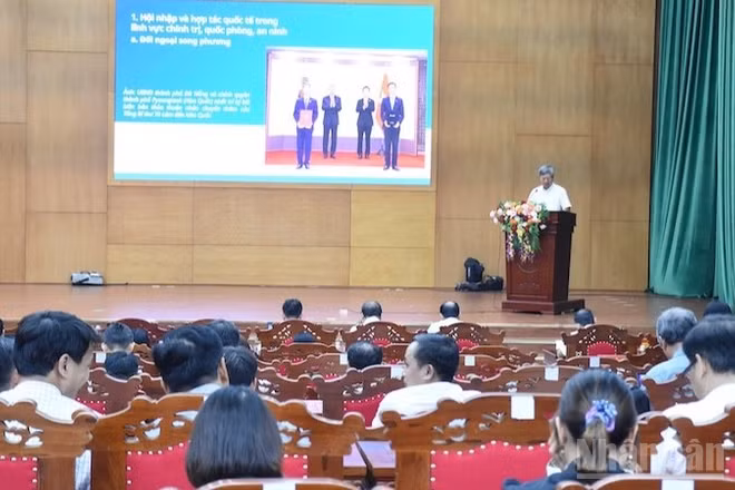 Quang cảnh hội nghị. 