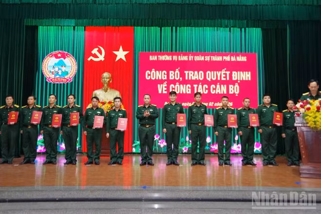 Tiếp tục điều động 56 sĩ quan chính quy bổ nhiệm giữ chức Chính trị viên phó Ban Chỉ huy quân sự các phường, xã tại Đà Nẵng.
