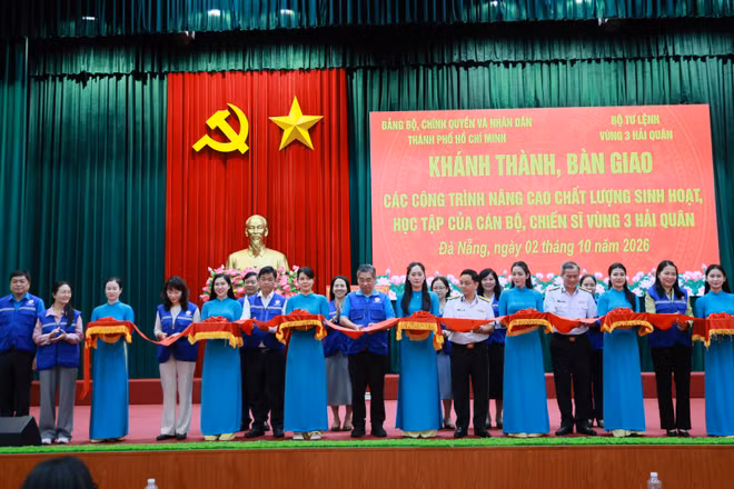 Vùng 3 Hải quân khánh thành, bàn giao công trình nâng cao chất lượng sinh hoạt, học tập cho cán bộ, chiến sĩ. (Ảnh: NGỌC VĨNH)