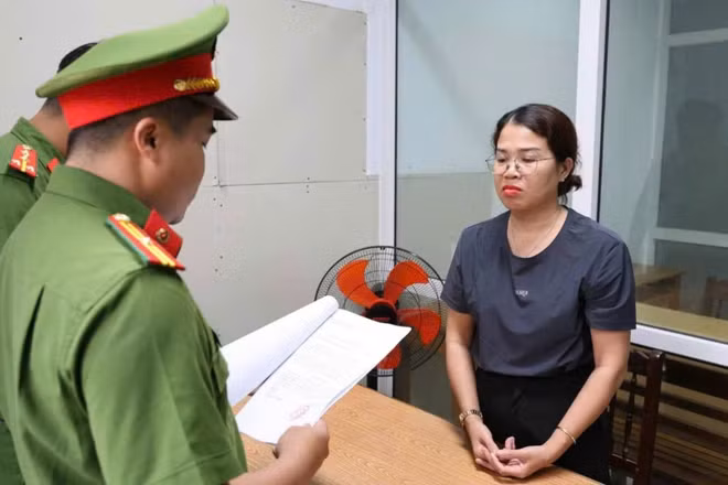 Trần Thị Thiên nhiều lần thực hiện việc quy đổi, chuyển tiền với tổng số 24.250.000 Won. (Ảnh: Công an cung cấp)