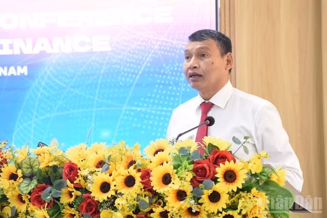 Phó Chủ tịch Thường trực Ủy ban nhân dân thành phố Đà Nẵng Hồ Kỳ Minh phát biểu khai mạc hội thảo. (Ảnh: ANH ĐÀO)