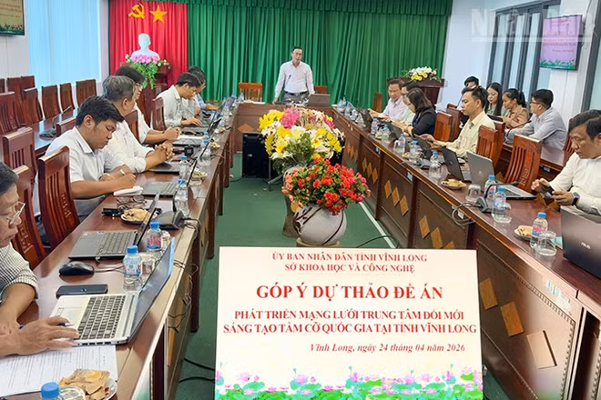 Quang cảnh buổi góp ý. 