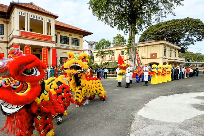 Đoàn lãnh đạo tỉnh Vĩnh Long tổ chức lễ giỗ Hùng Vương. 