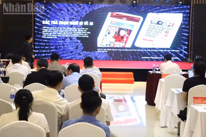 Các học viên tiếp thu kiến thức về ứng dụng trí tuệ nhân tạo (AI) trong công tác tuyên truyền, thông tin đối ngoại.