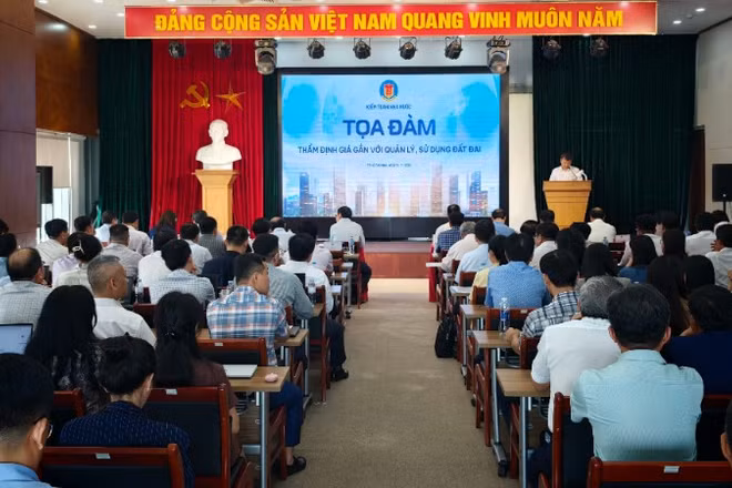 Quang cảnh tọa đàm.