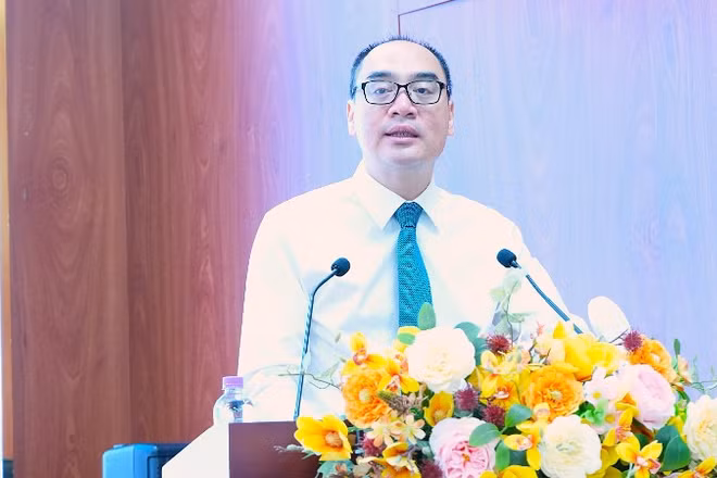 Phó Tổng Kiểm toán nhà nước Bùi Quốc Dũng phát biểu khai mạc tọa đàm.