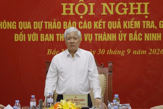 Đồng chí Đỗ Văn Chiến, Ủy viên Bộ Chính trị, Phó Chủ tịch Thường trực Quốc hội phát biểu chỉ đạo hội nghị. (Ảnh: AT)