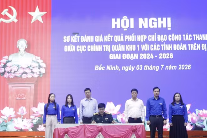 Cục Chính trị và 4 Tỉnh đoàn trên địa bàn Quân khu ký kết Quy chế phối hợp giai đoạn mới.