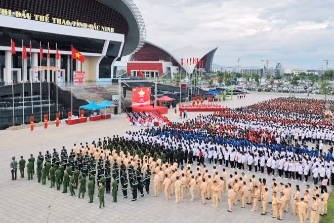 Quang cảnh Chương trình “Cùng Việt Nam tiến bước” tại điểm cầu trung tâm tỉnh Bắc Ninh năm 2025. (Ảnh: Danh Lam)