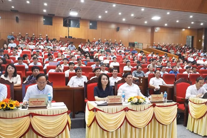 Các đại biểu tại điểm cầu trung tâm của tỉnh Bắc Ninh.