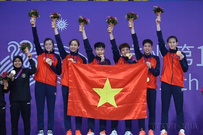 Đội tuyển cầu mây nữ Việt Nam giành huy chương vàng tại Asian Games 2023, tổ chức tại Indonesia (2023). Ảnh: TTXVN