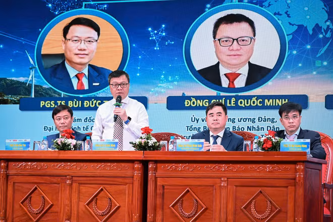 Đồng chí Lê Quốc Minh, Tổng Biên tập Báo Nhân Dân điều hành hội thảo.