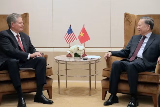 Tổng Bí thư, Chủ tịch nước Tô Lâm tiếp Tiếp Thượng nghị sĩ Hoa Kỳ Steve Daines. (Ảnh: Thanh Tuấn/TTXVN)