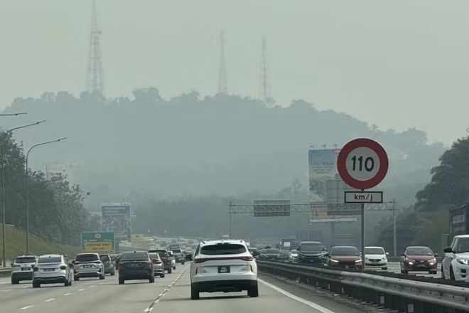 Khói mù bao phủ một khu vực bang Selangor. Ảnh: TTXVN 
