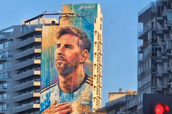 Bức tranh tường Messi ở quê hương Rosario, Argentina. Ảnh: X