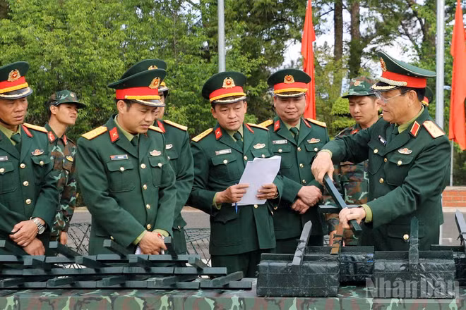 Giám đốc Học viện Lục quân kiểm tra công tác tổ chức huấn luyện năm 2026 tại Học viện.