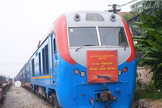 Chuyến tàu chuyên tuyến đầu tiên từ thành phố Tô Châu (Trung Quốc) đã đến Việt Nam ngày 16/6/2026.