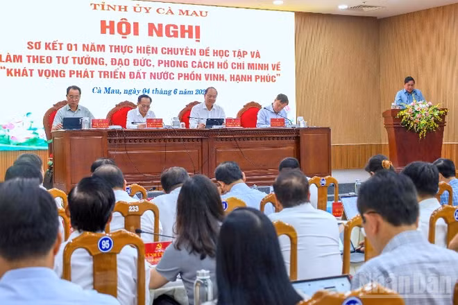Quang cảnh buổi Hội nghị sơ kết thực hiện chuyên đề học tập và làm theo tư tưởng, đạo đức, phong cách Hồ Chí Minh năm 2025.