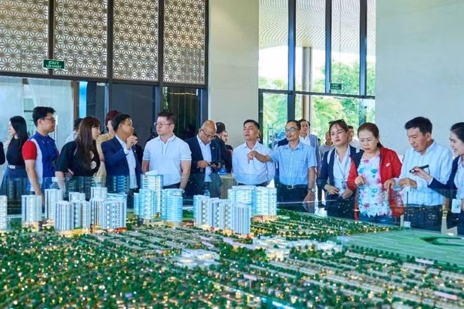 Đây là lần đầu tiên trong lĩnh vực bất động sản Việt Nam, một bộ tiêu chuẩn nghề nghiệp được xây dựng dựa trên phản hồi của chính cộng đồng hành nghề, bảo đảm tính công khai, minh bạch và phản ánh đúng thực tiễn thị trường. (Ảnh: PV)