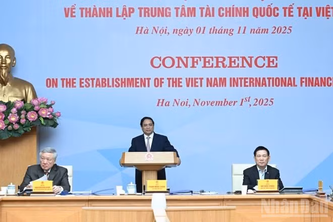 Thủ tướng Chính phủ Phạm Minh Chính chủ trì Hội nghị về thành lập Trung tâm tài chính quốc tế tại Việt Nam. (Ảnh: TRẦN HẢI)