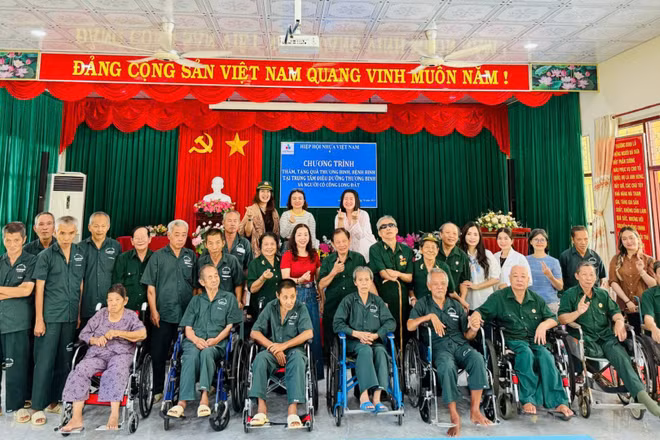 Hiệp hội Nhựa Việt Nam (VPA) thăm hỏi, tặng quà cho các thương binh, bệnh binh tại Trung tâm Điều dưỡng Thương binh và Người có công (NCC) Long Đất tại xã Long Hải, Thành phố Hồ Chí Minh. 