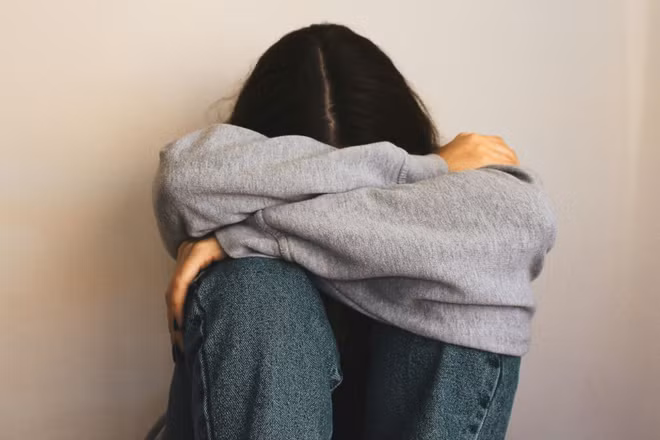 Trầm cảm và lo âu ngày càng trở thành những “kẻ đánh cắp” niềm vui tuổi thiếu niên.