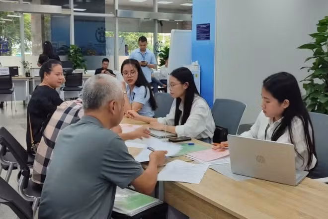 Điểm phục vụ hành chính công Hoàng Đạo Thúy (Hà Nội). 
