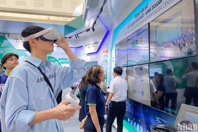 Hoạt động đổi mới sáng tạo và chuyển đổi số đang diễn ra mạnh mẽ trong cộng đồng doanh nghiệp.