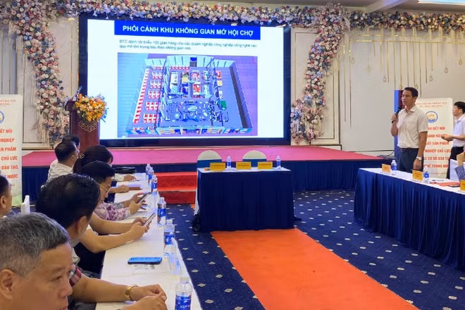 Đại diện Sở Công thương Hà Nội thông tin về sự kiện tại buổi họp báo.