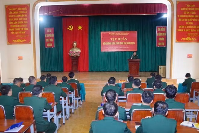 Toàn cảnh lớp học.