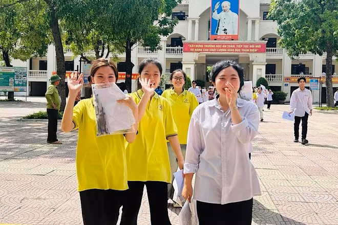 Niềm vui của thí sinh Bắc Ninh sau khi hoàn thành các môn thi tại kỳ thi tốt nghiệp Trung học phổ thông năm 2025.