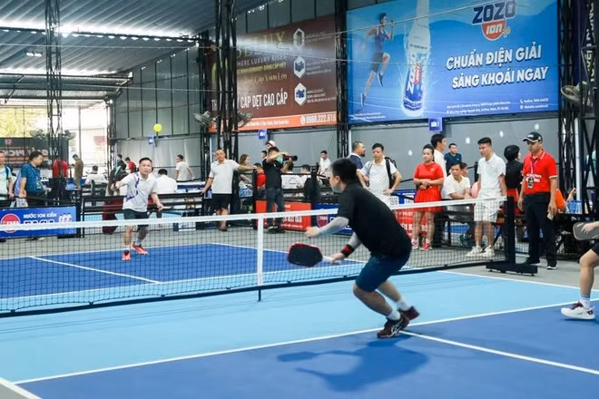 Pickleball thu hút sự tham gia của đông đảo người chơi tại tỉnh Thanh Hóa.