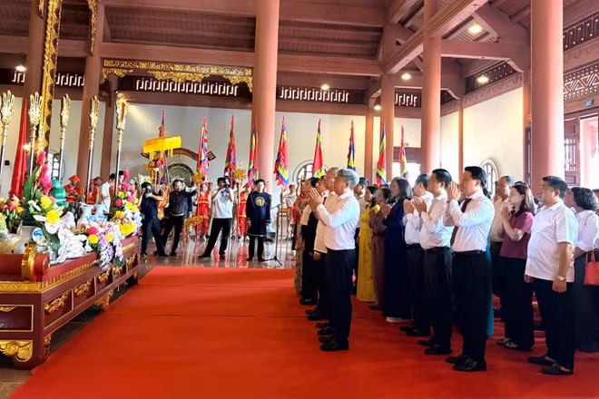 Lễ dâng hương tưởng niệm các Vua Hùng tại Làng Văn hóa-Du lịch các dân tộc Việt Nam. (Ảnh: BTC)