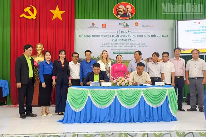 Lễ ký kết Biên bản ghi nhớ hợp tác triển khai mô hình giữa Dự án Green Hero Solution và Ủy ban nhân dân xã Cái Ngang