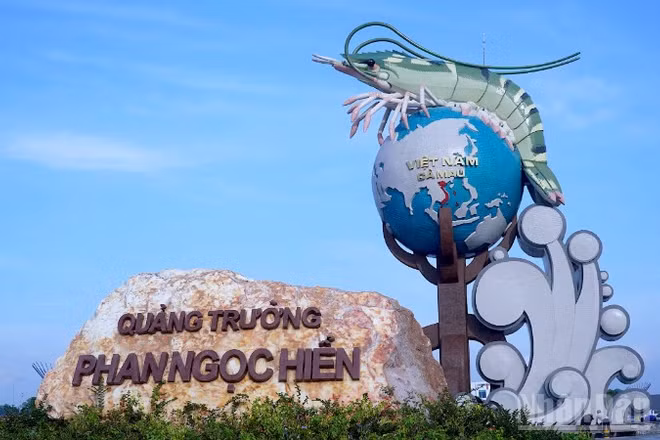 Quảng trường Phan Ngọc Hiển là một trong những nơi sắp diễn ra sự kiện lớn mừng 1 năm Cà Mau hợp nhất tỉnh.