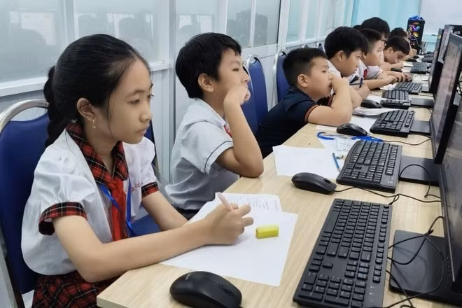 Thí sinh tham gia vòng chung kết Hội thi Tin học trẻ Thành phố Hồ Chí Minh lần thứ 35.