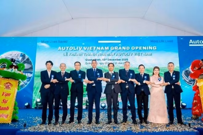 Đại sứ Thụy Điển tại Việt Nam dự lễ khai trương một nhà máy của nước này đầu tư vào Việt Nam. (Ảnh: Đại sứ quán Thụy Điển tại Việt Nam)
