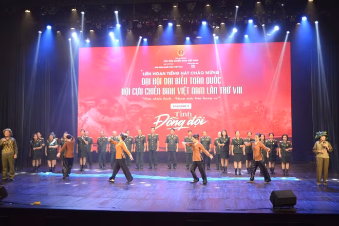 Liên hoan tiếng hát chào mừng Đại hội đại biểu toàn quốc Hội Cựu chiến binh Việt Nam lần thứ VIII.