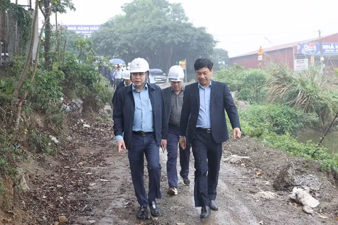 Ngay sau Tết Nguyên đán Bính Ngọ 2026, ngày 24/2/2026, Tổng Giám đốc EVNNPT Trương Hữu Thành đi đôn đốc công trường Dự án đường dây 500/220kV Nho Quan-Phủ Lý-Thường Tín. 
