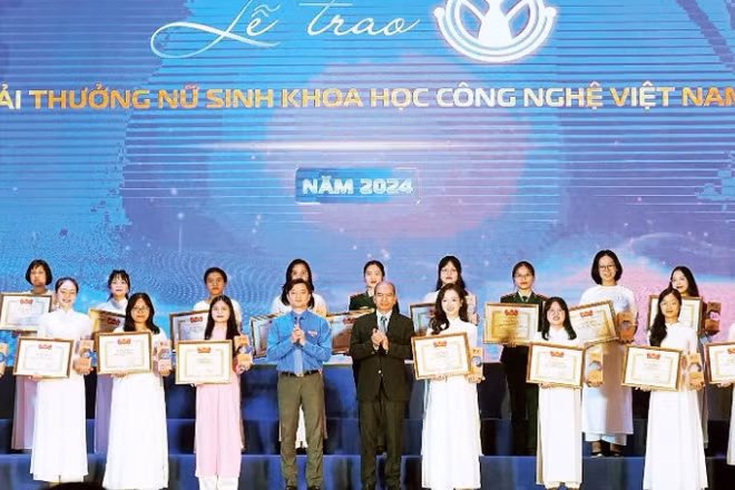 Giải thưởng nữ sinh khoa học công nghệ do Trung ương Đoàn phối hợp Bộ Khoa học và Công nghệ tổ chức hằng năm nhằm tôn vinh những phụ nữ trẻ say mê nghiên cứu khoa học.