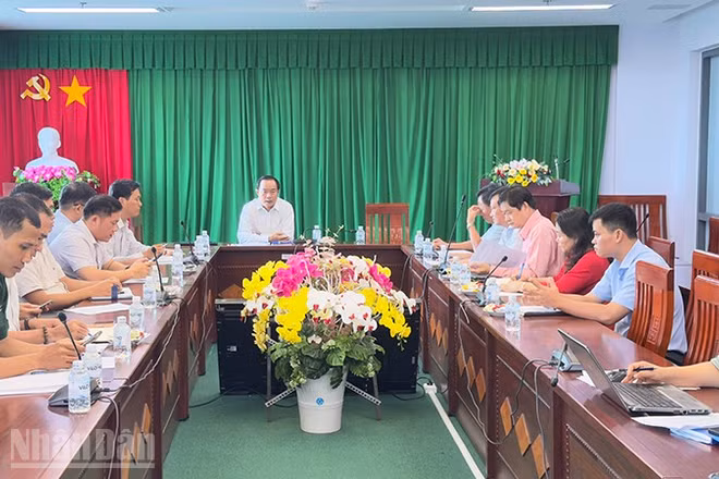 Quang cảnh buổi làm việc. 