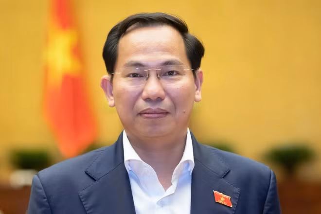 Ông Lê Quang Mạnh được điều động, bổ nhiệm giữ chức Phó Chủ nhiệm Thường trực Văn phòng Quốc hội; phân công chỉ đạo, điều hành hoạt động của Văn phòng Quốc hội.