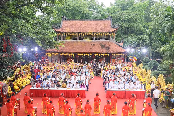 Quang cảnh khai mạc Lễ hội chùa Long Đọi Sơn năm 2026.